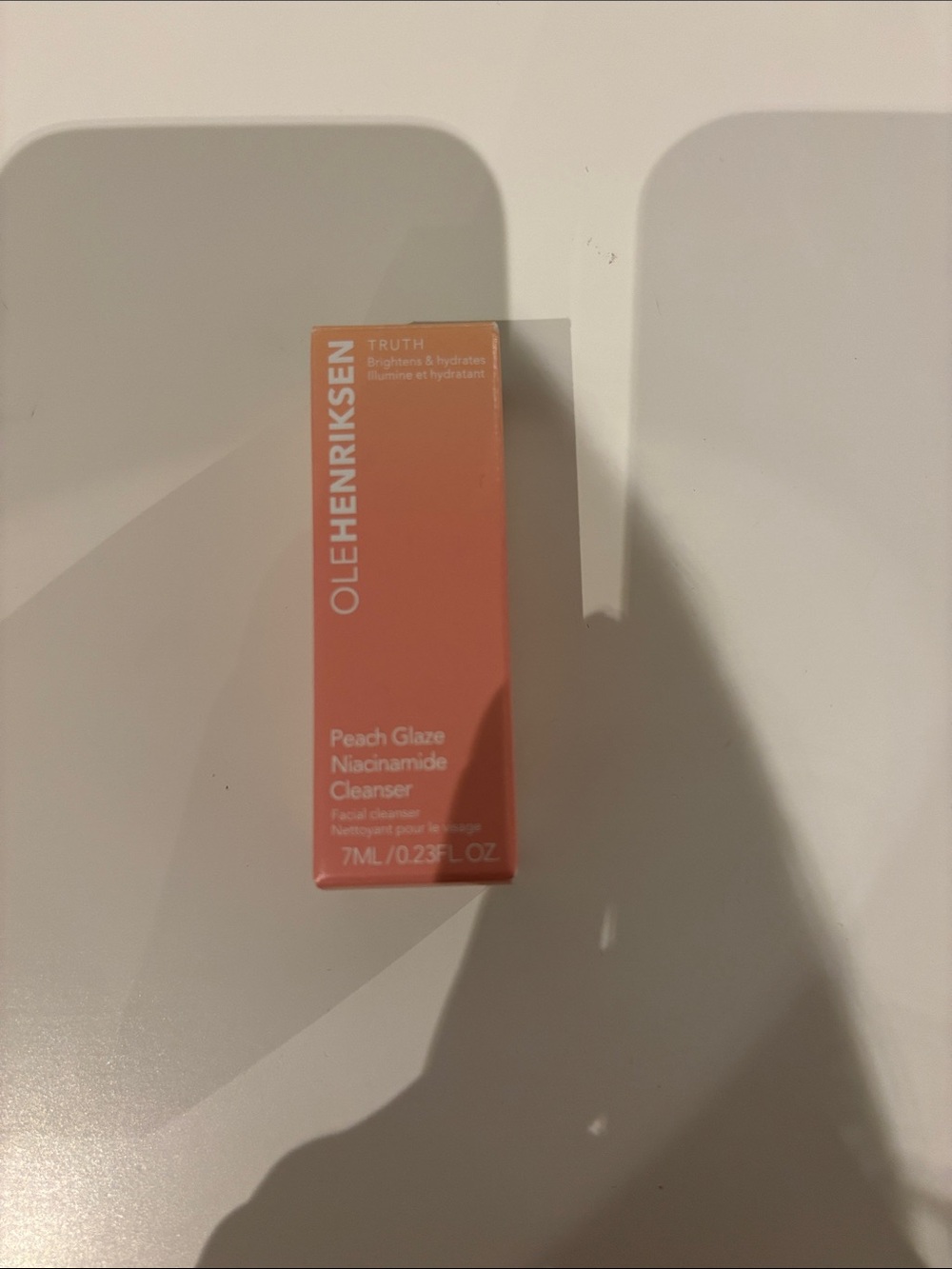 Ole Henriksen Peach Glaze Niacinamide Cleanser - Peach/Coral Packaging
